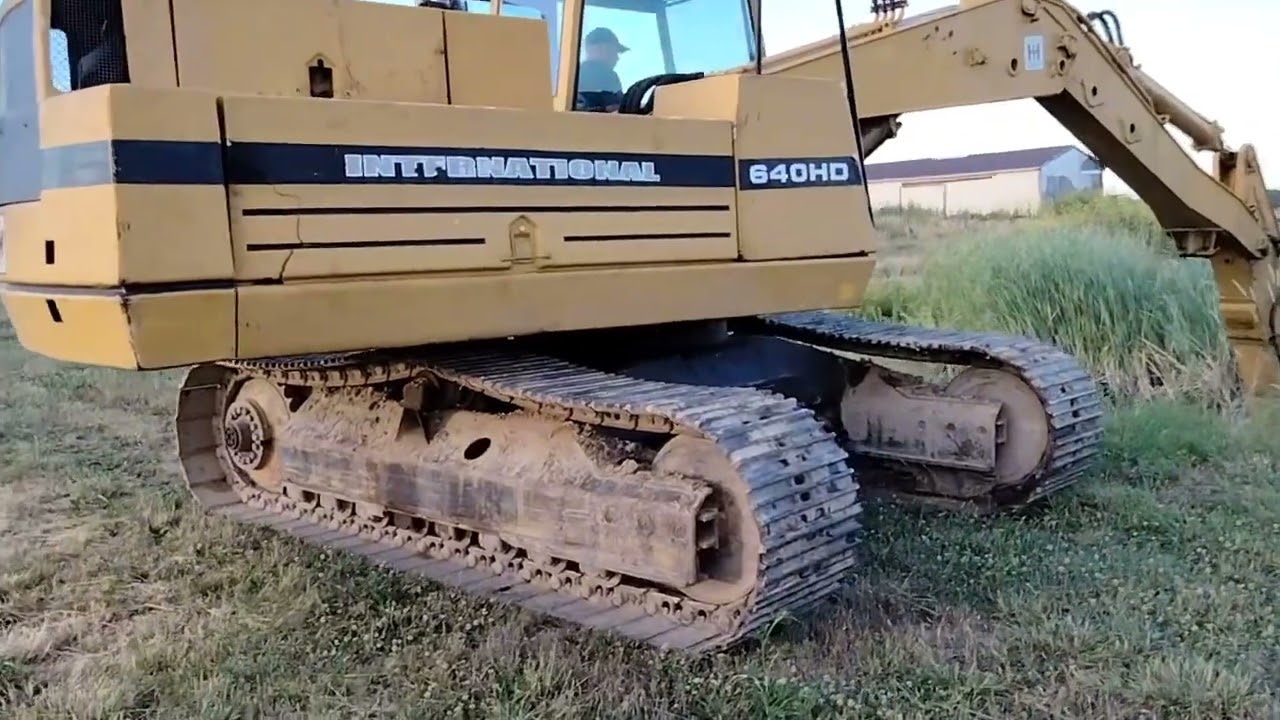 International Harvester 640 excavator