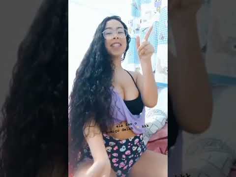 Isa drew pulsando a bunda 😈😈