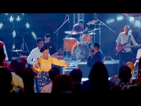 ISEZERANO | James & Daniella