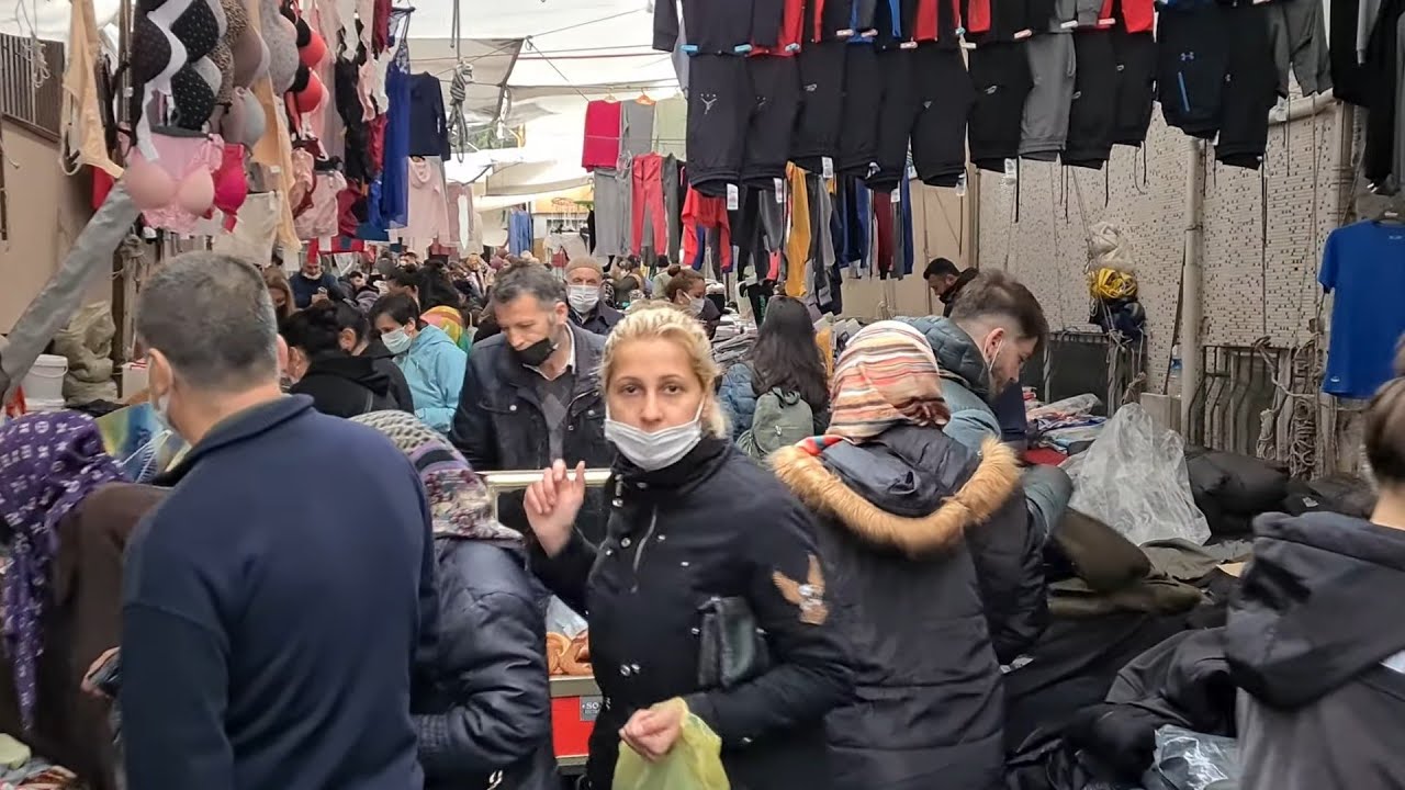 ISTANBUL BAZAAR / MARKET IN USKUDAR, CHEAP CLOTHES, FRUIT AND VEGETABLES, FRIDAY BAZAAR IN USKUDAR