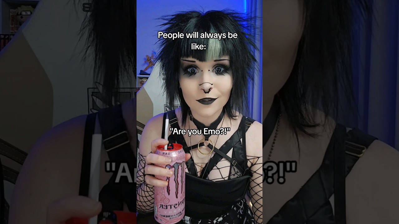 It do be like that 😀 #emogirl #emo #irish #goth #alternative #monsterenergy #gothgirl