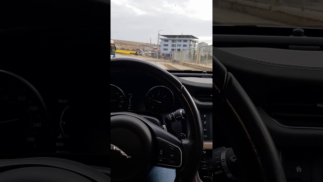 Jaguar XF Prestige Plus - Yıldız Tilbe Ummadığım Anda Lüx Araba Snap Gündüz