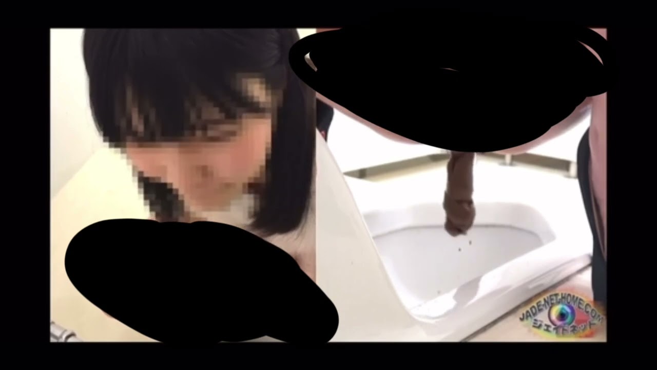 Japanese Girl pooping