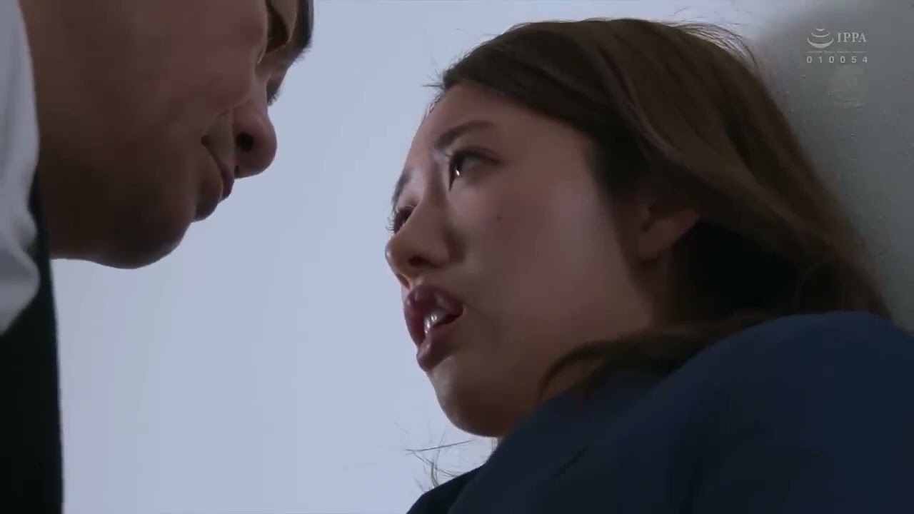 Japanese girl tongue kiss old man #kiss #lovestatus #japan #viral # 01