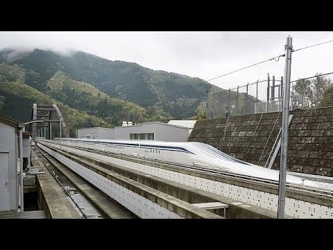 Japonya'nın süper hızlı treni kendi rekorunu kırdı