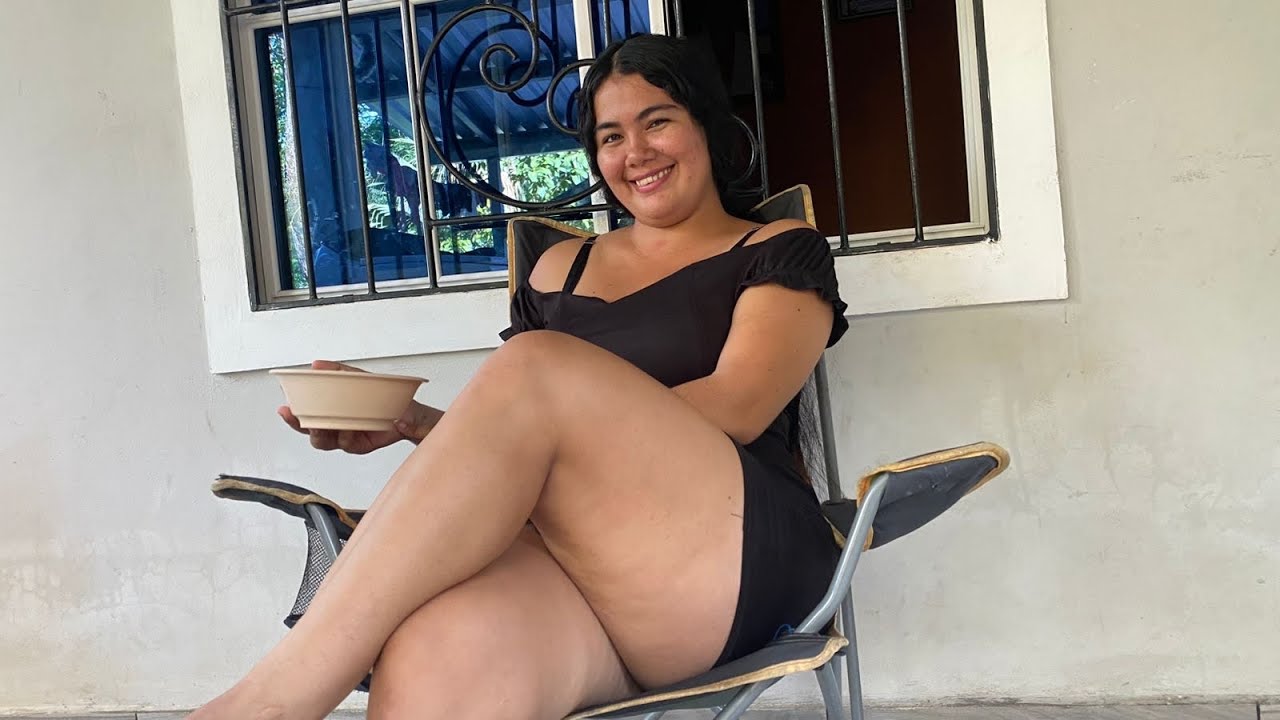 JASMIN ARAGÓN HAS A BEAUTIFUL SMILE TIME TO ENJOY THIS DELIGHT