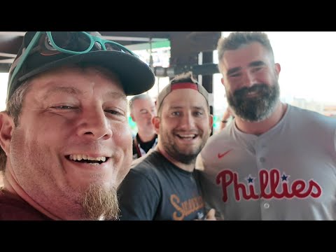 JASON KELCE GETS SWARMED AT THE PHILLIES GAME