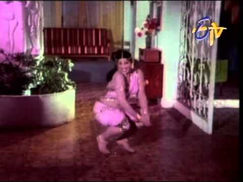 Jayamalini hot in pink saree