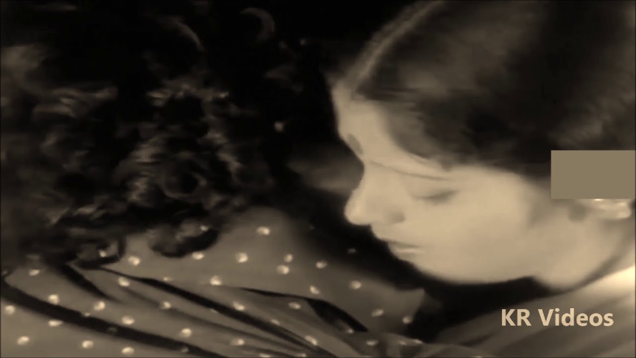 Jayasudha kisses