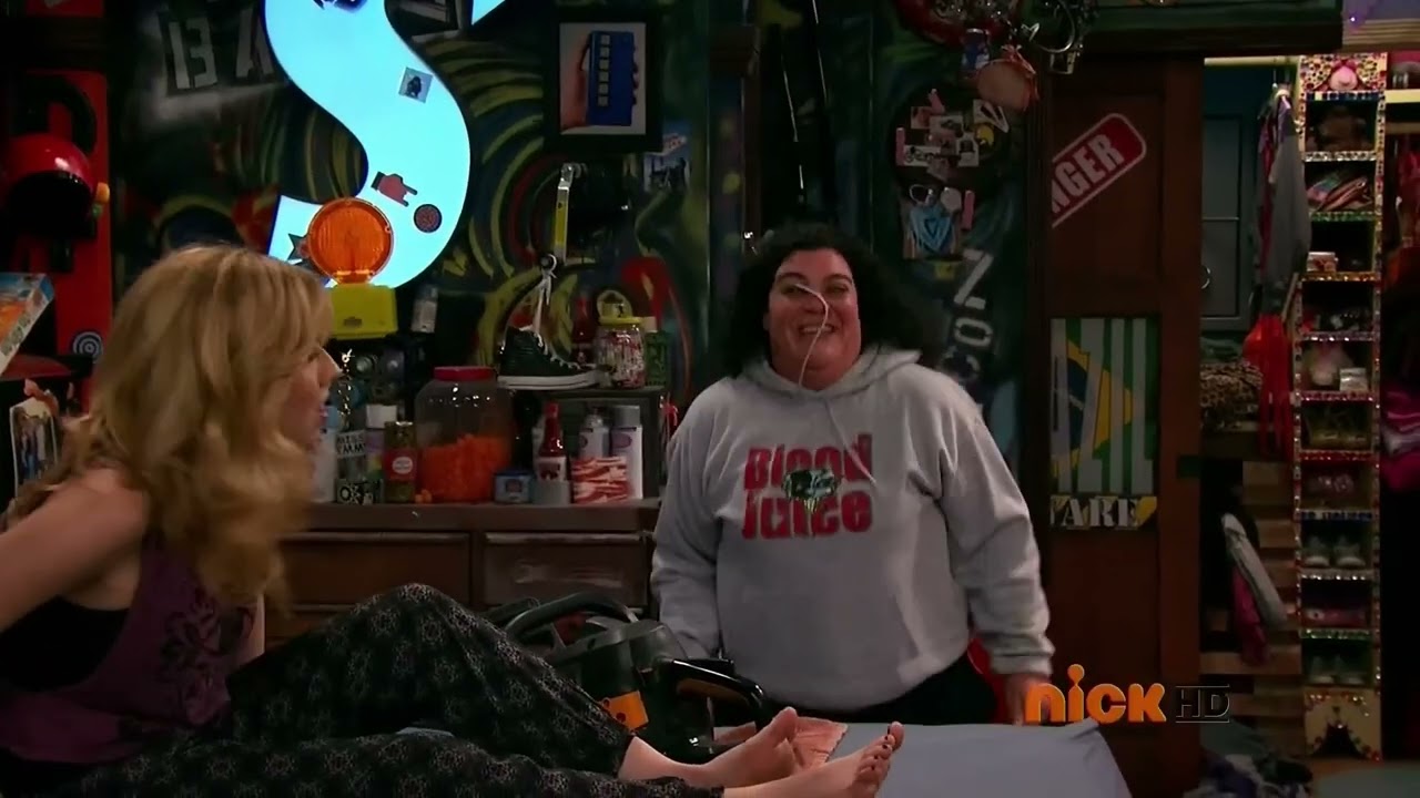 Jennette McCurdy's Feet -  Sam And Cat 2013