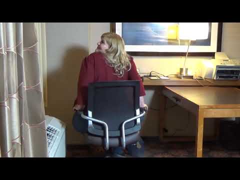 Jenni Bombshell Try To Sit