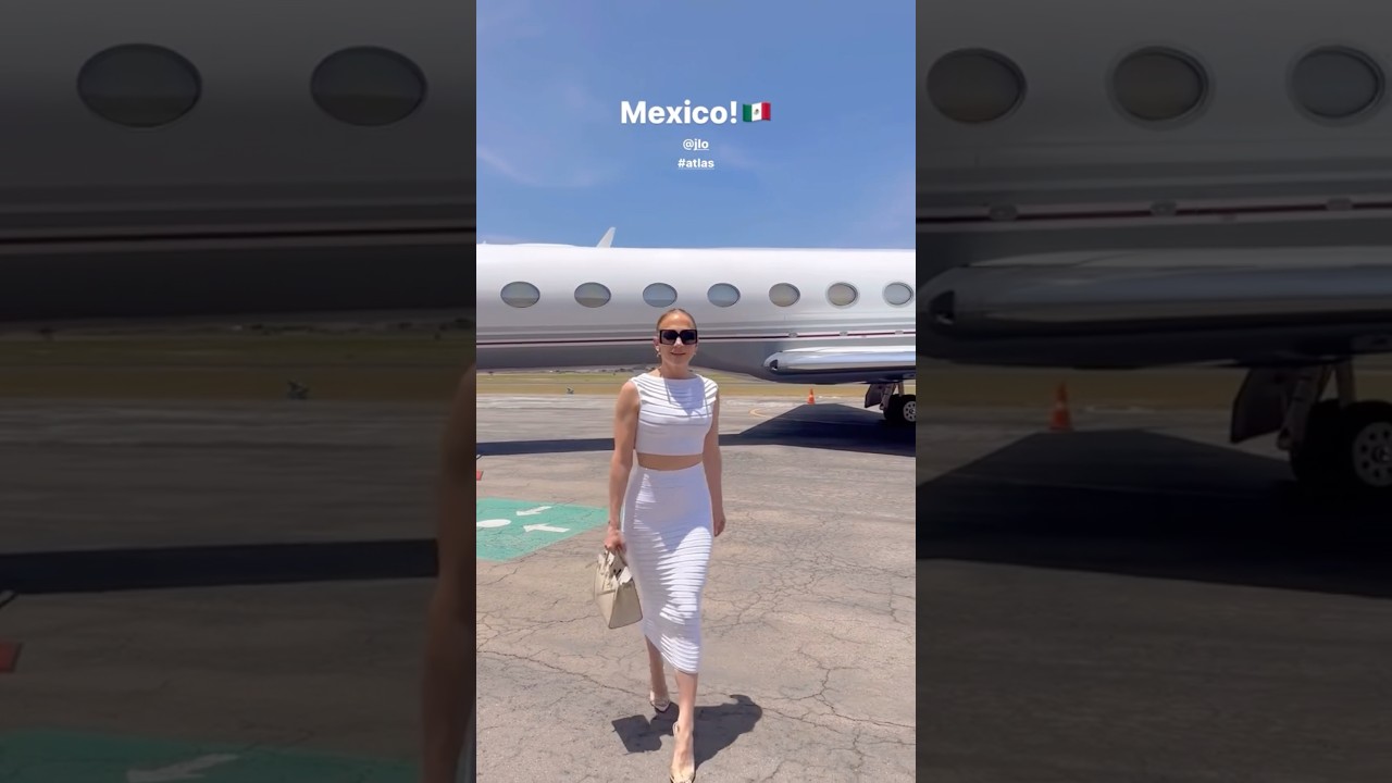 Jennifer Lopez Is Gorgeous #JLo #Shorts