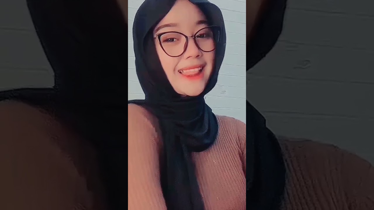 jilbab kacamata pamer 2 gunung indah #shorts #viral #jilbab #cantik #pemersatubangsa