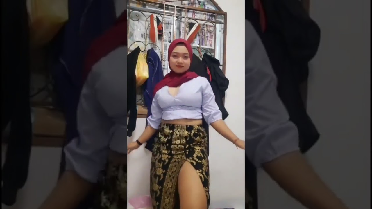Jilbab Semok Goyang Seksi