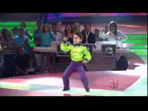 JIMENA presenta JESUS bailando picaramente 
