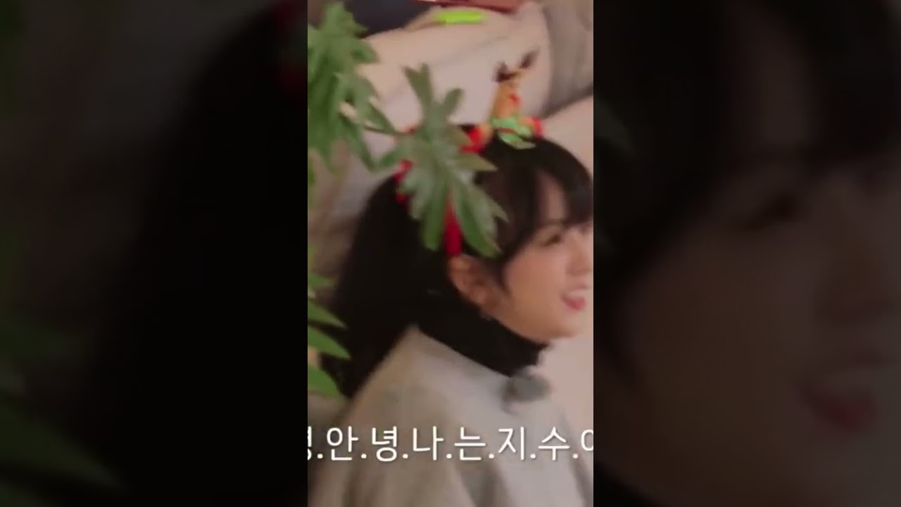 Jisoo ile Jennie helyum gazı içiyor @BLACKPINK