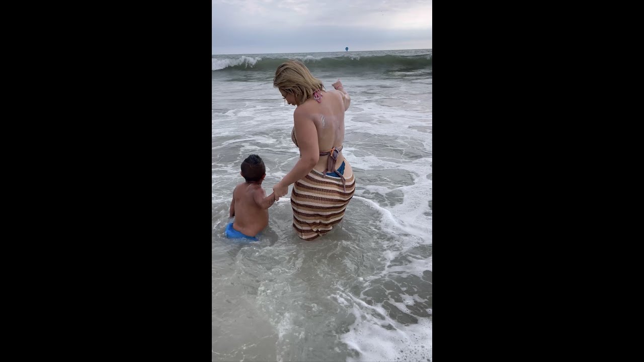 Jorgito el Guayaco y la Vivi Manaba casi se cafetea en la Playa