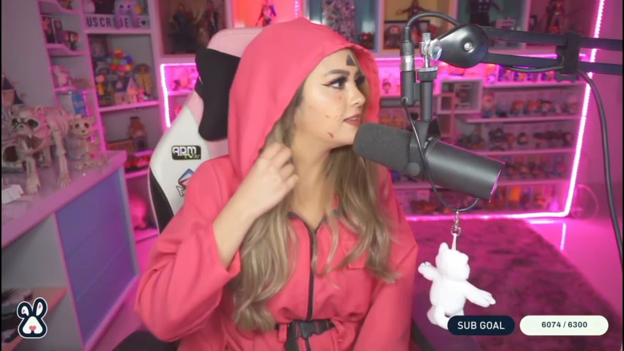 Juan s Guarnizo entra desnud0 al directo de arigameplays