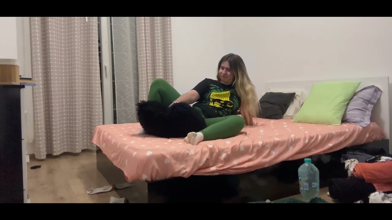Juicy Farts | Beautiful Cute Young Girl Farting in Leggings Tights #farts #funny #viralvideos