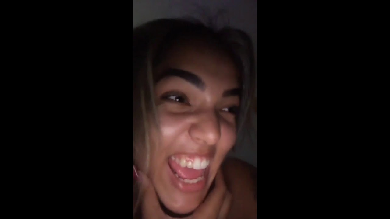 JULIANA PRISCILA PAGA PEITINHO E FICA BRAVA COM O MARIDO !