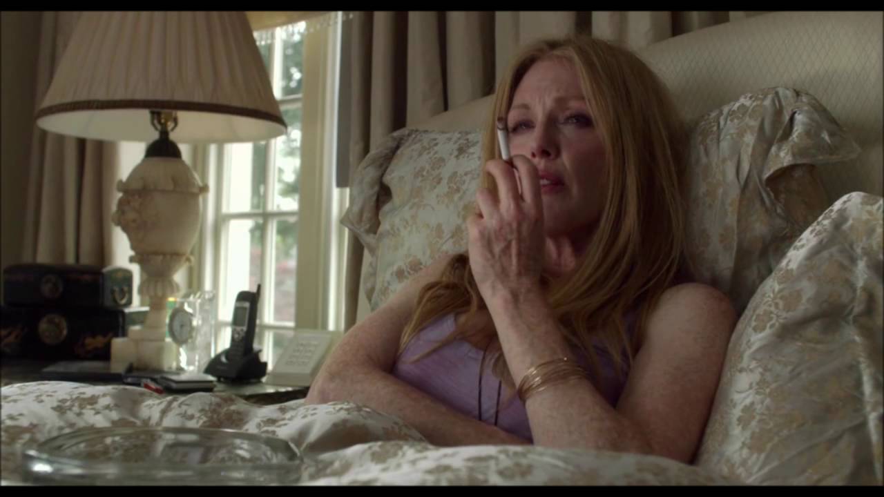 Julianne Moore smoking