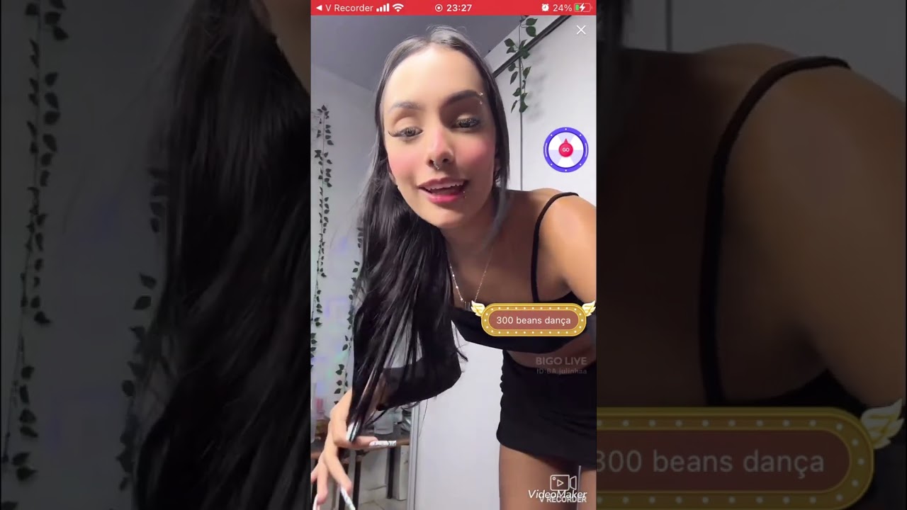 Julinha BIGO live gostosa