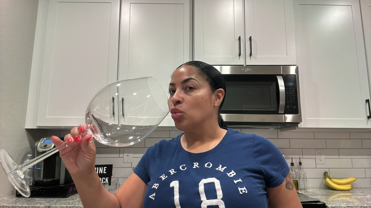 Justine is Live and doing the most!