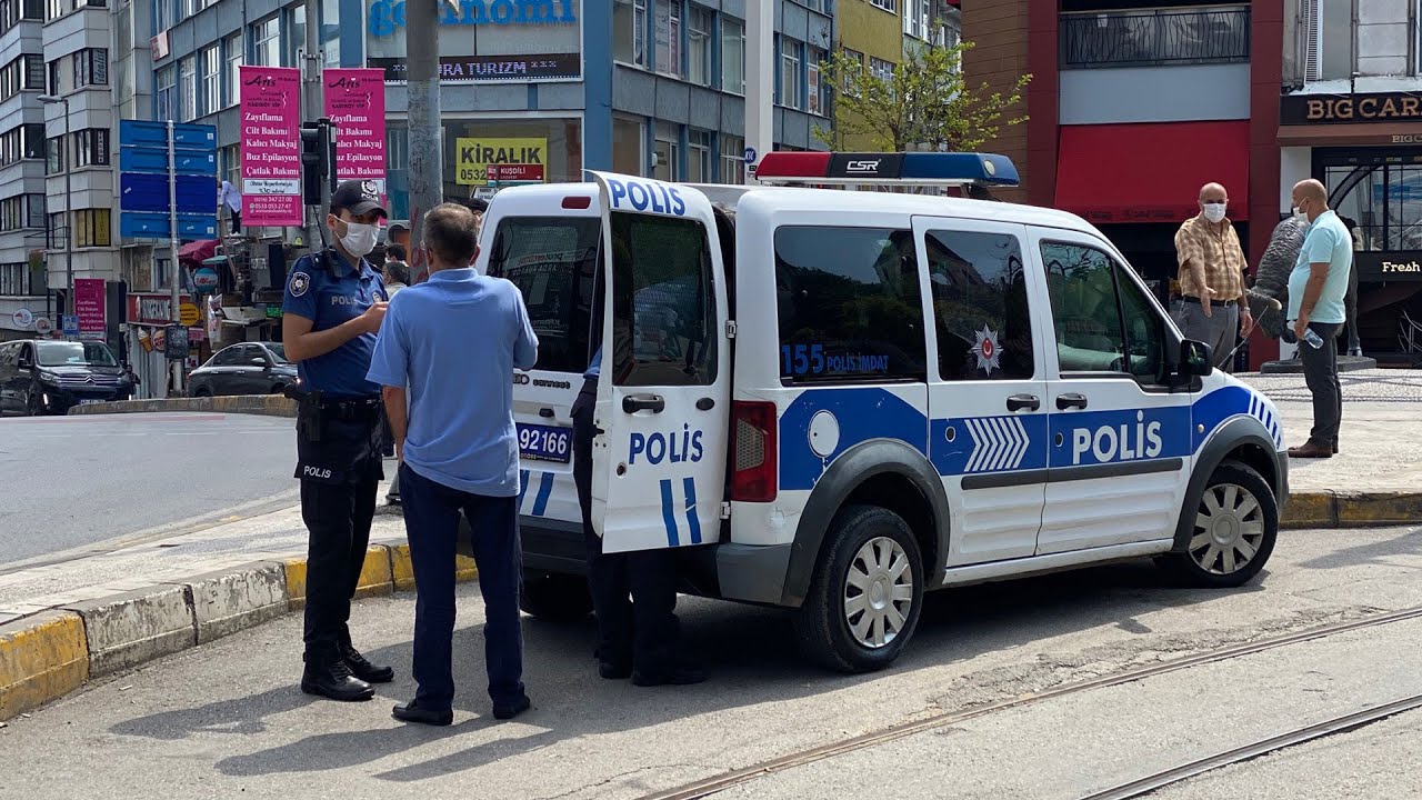 Kadıköy'de maske takmayanlara ceza yağdı