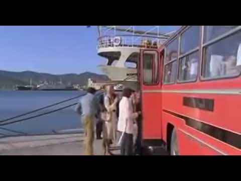 Kadın otobüste adama arkadan verıyor