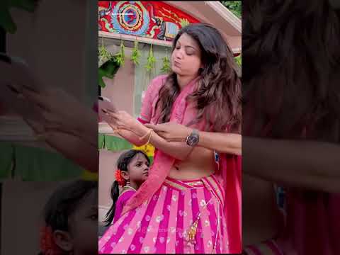 Kajal Agarwal hot navel in Govindudu Andarivadele