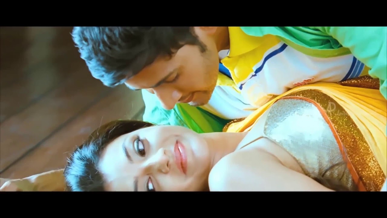Kajal Kiss 7