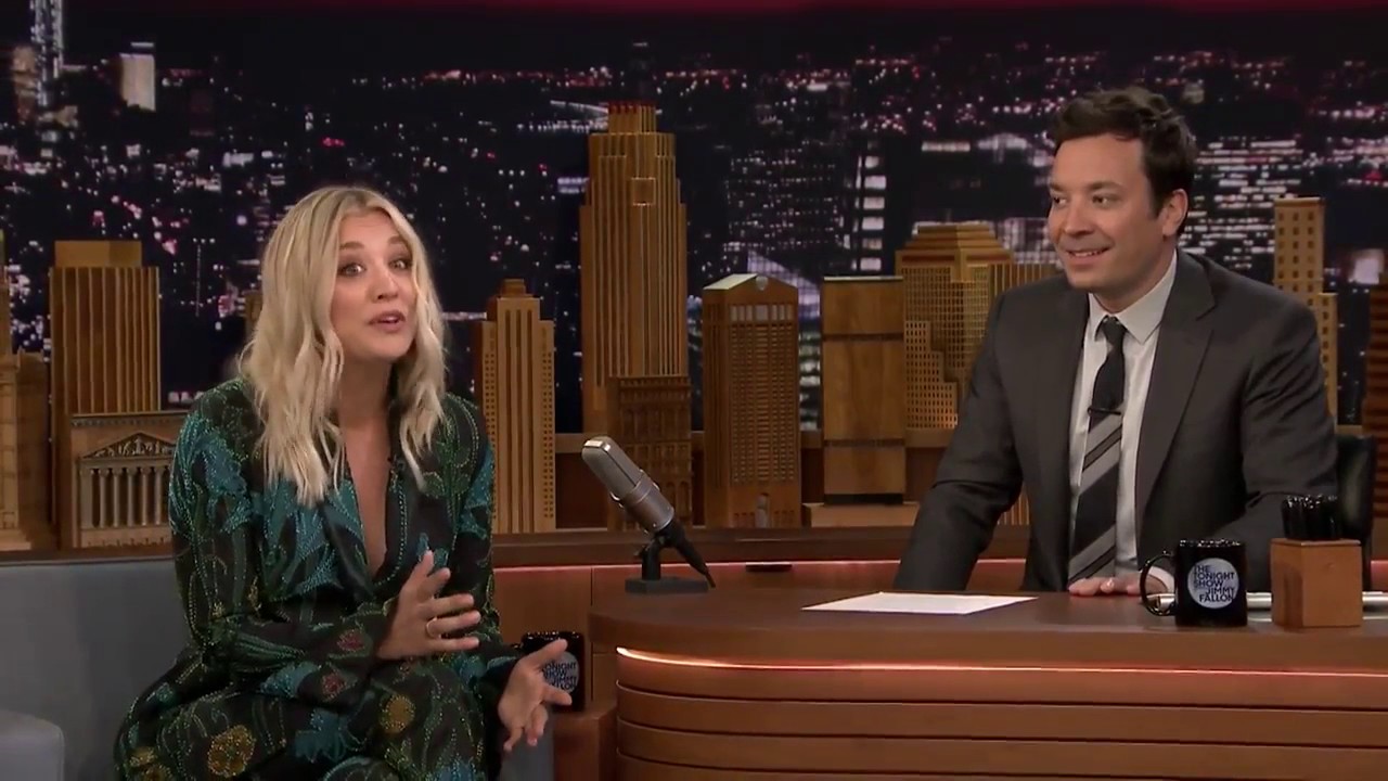 Kaley Cuoco Sings The Big Bang Theory Theme Song