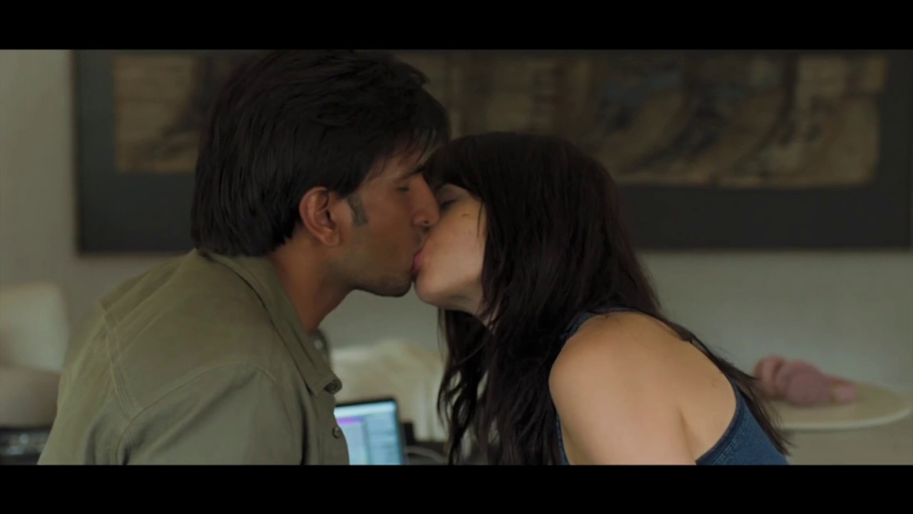 Kalki Koechlin HD All Kissing Scenes | Gully Boy | Ranveer Singh