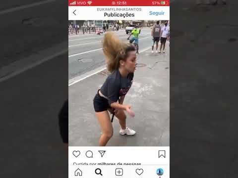 Kamylinha dançando