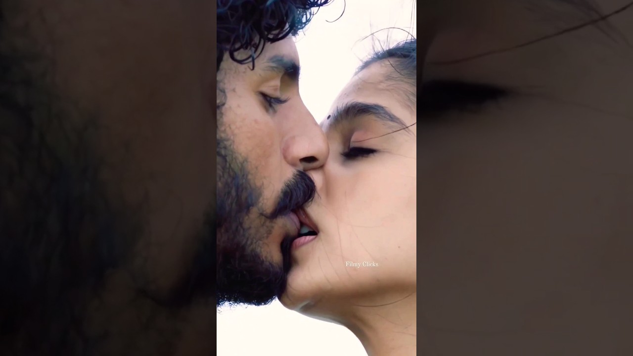 #kannursquad #trailer #liplock #anaswara Rajan #pookkalpookkum #scene #hot #viral #shorts
