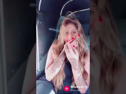 Kaushi Perera sexy look