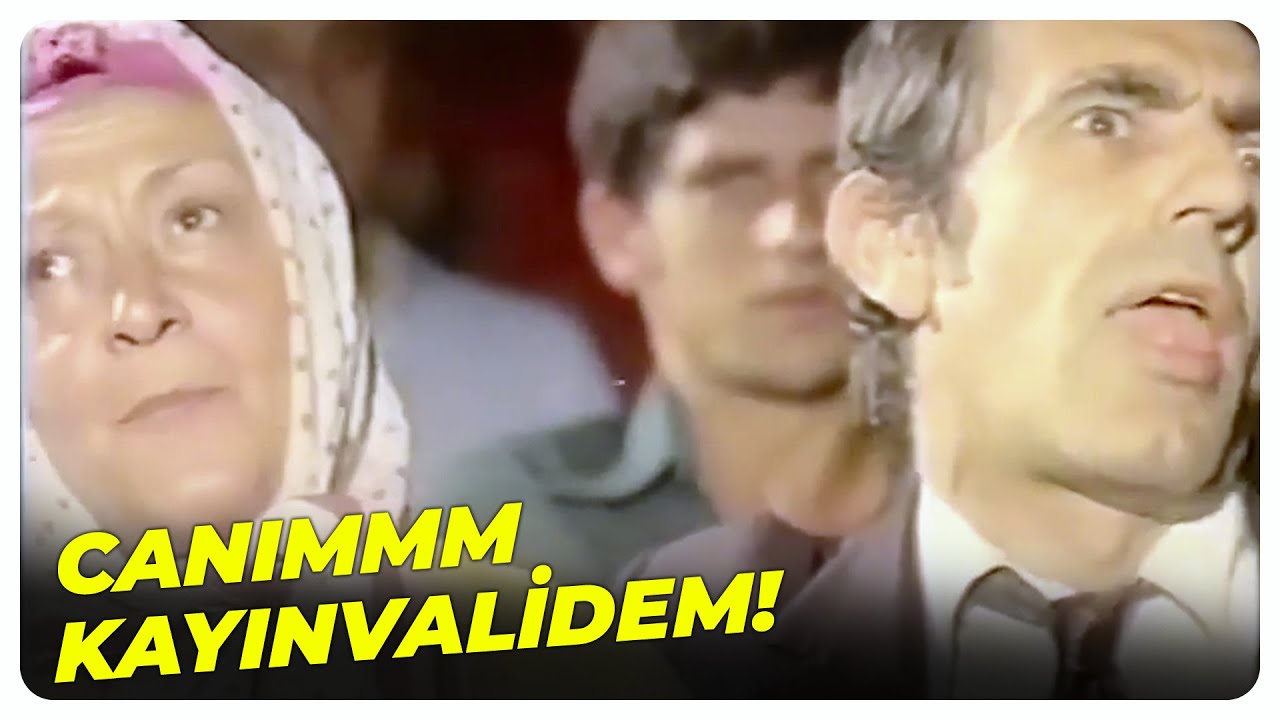 Kazım Kaynanasını Yanlış Filme Götürdü! | Yeşilçam Sokağı - Aydemir Akbaş Eski Türk Filmi