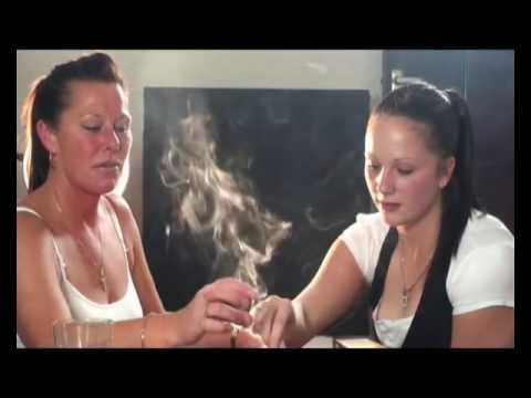 KEL CHEZNI MOTHER + DAUGHTER ONE OF THE BEST! SMOKE SCENE.MP4