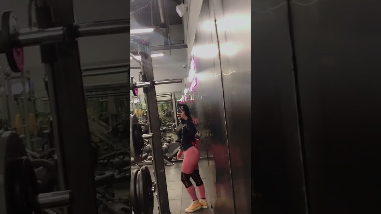 Keliatan pendek gak sih pakai sepatu ini ?, 🍑🍑