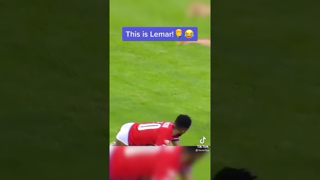 keliatan sempak 😂😂😂😂😂