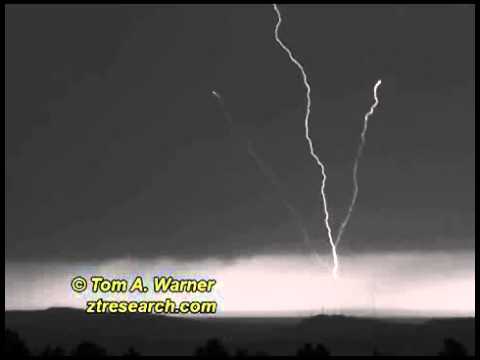 Ken Shoulders - Lightning video #1
