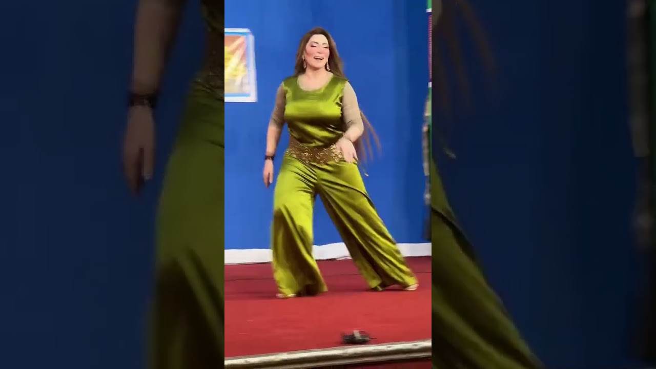 khushboo khan mujra 2023 shalimar theater lahore 👌👌🐄