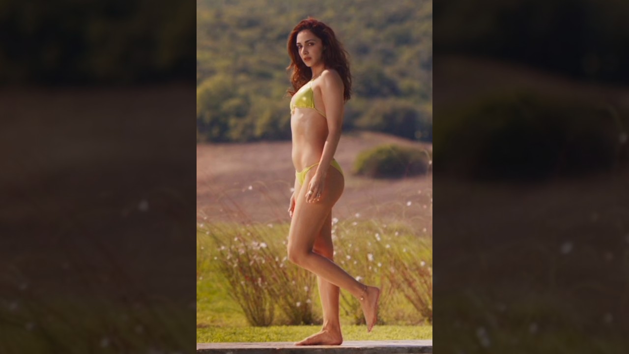 Kiara Advani in Bikini War 2 🔥🥵 #kiaraadvani