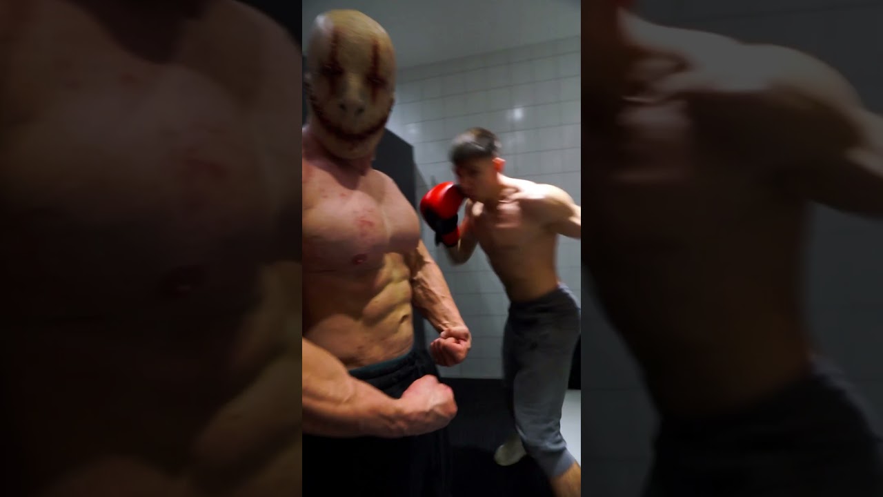 KICKBOXER VS BODYBUILDER