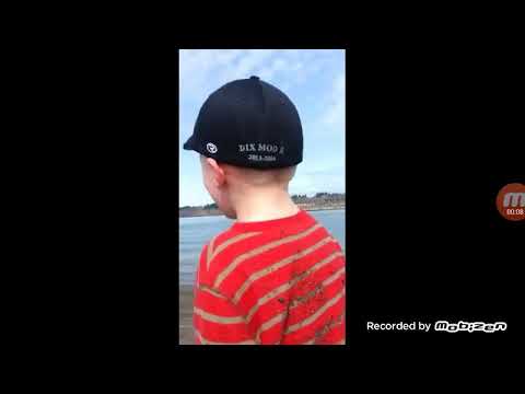 Kid throws a tantrum over a beach ball 2