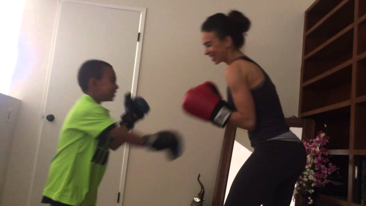 Kids fitness: Boxing with mom
