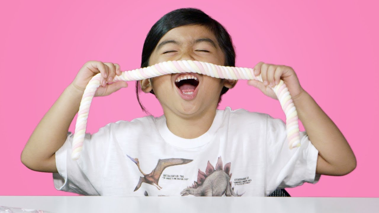 Kids Try Snacks from Indonesia | Kids Try | HiHo Kids