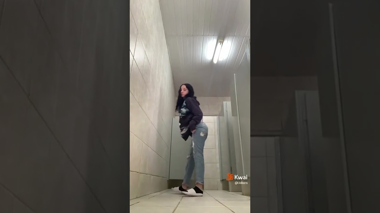 kika no banheiro da escola