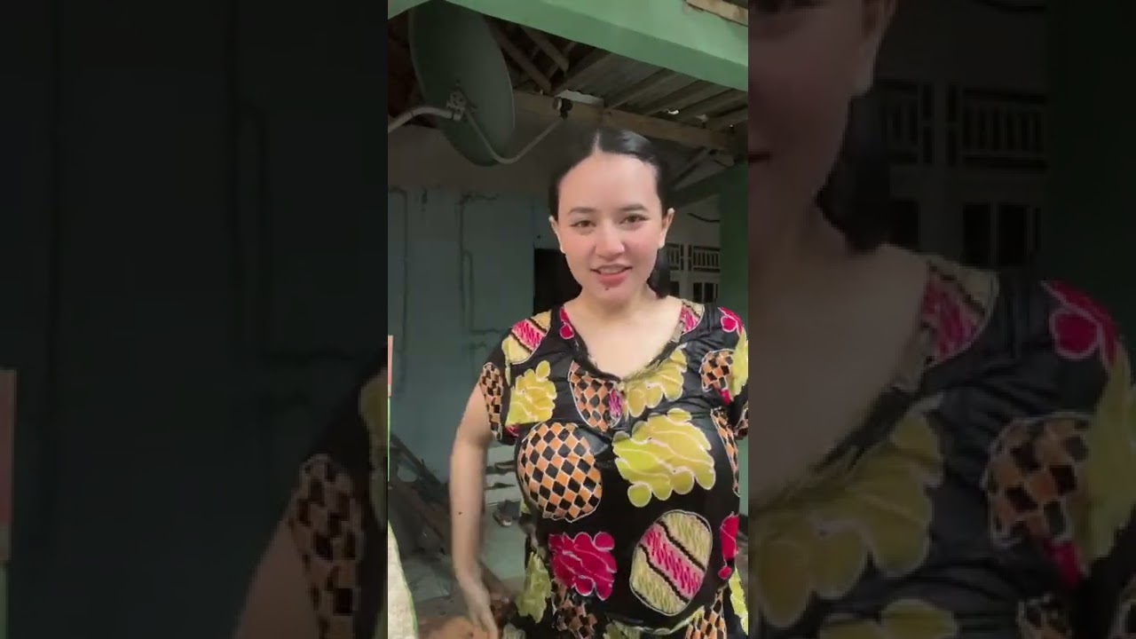 KIM OCHI BERLIAN LIVE HUJAN HUJANAN