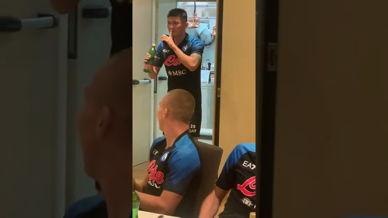 Kim scatenato! Canta e balla sulle note di Gangnam Style nel ritiro del Napoli!